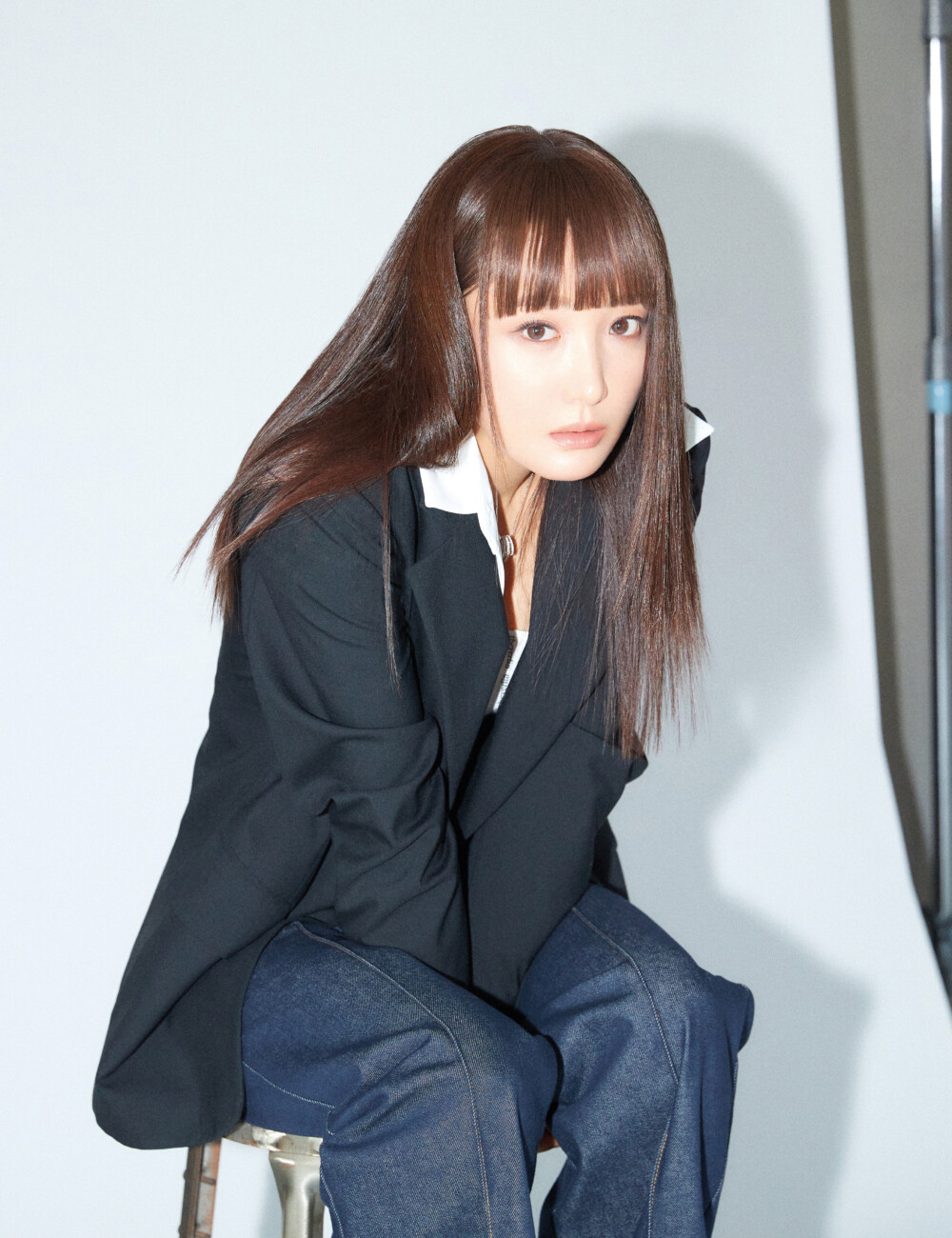 배우 사강이 다시 카메라 앞에 섰다